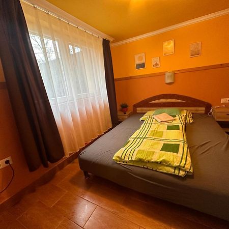 Aranyeso Apartman Hajdúszoboszló Exteriör bild