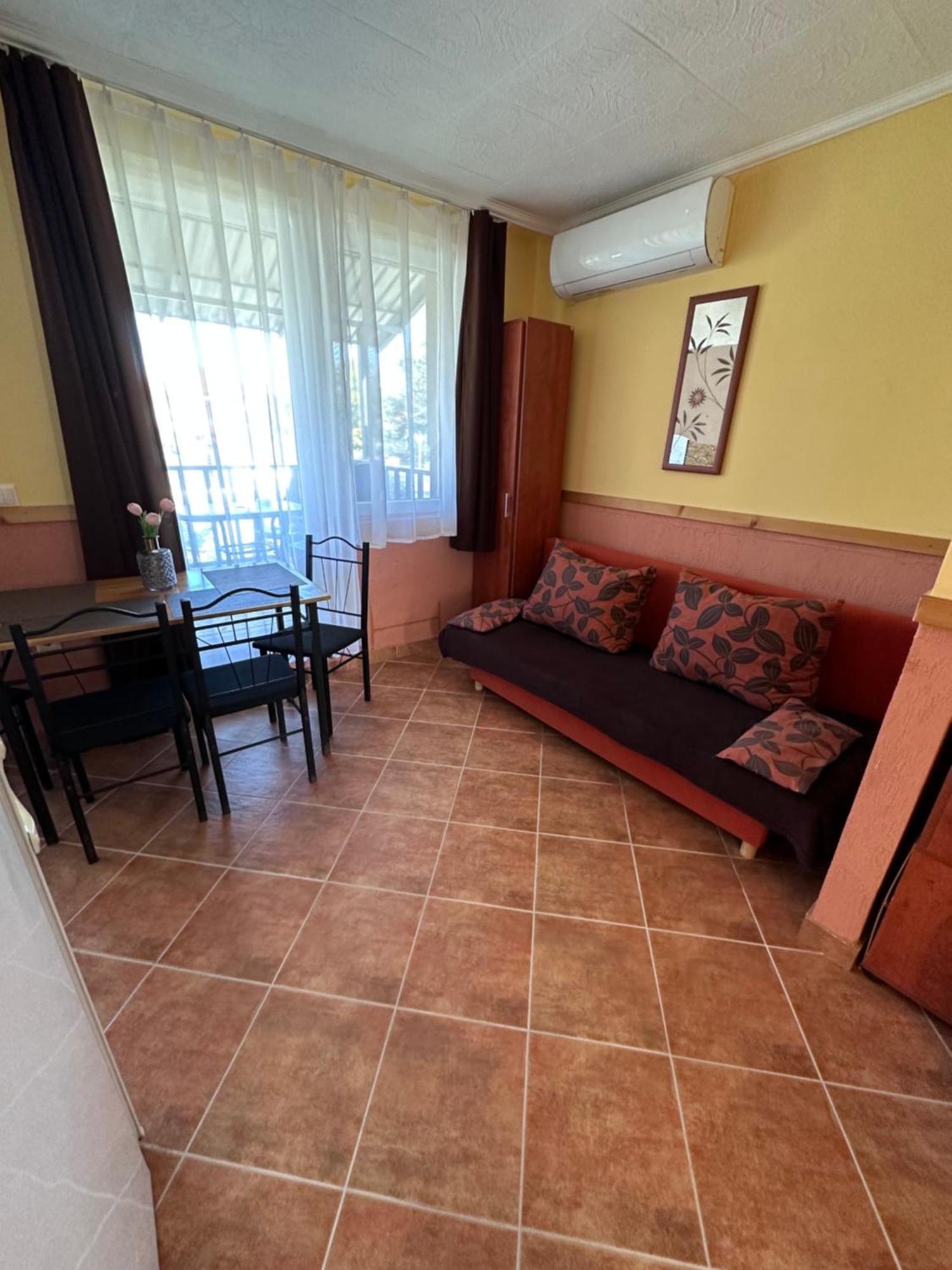 Aranyeso Apartman Hajdúszoboszló Exteriör bild