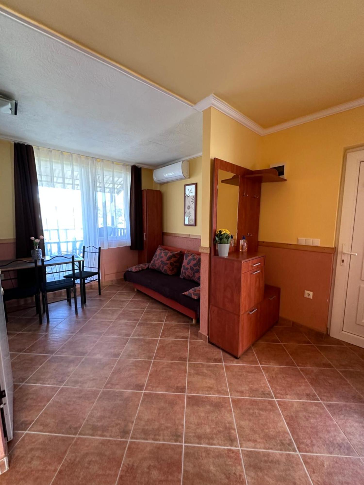 Aranyeso Apartman Hajdúszoboszló Exteriör bild