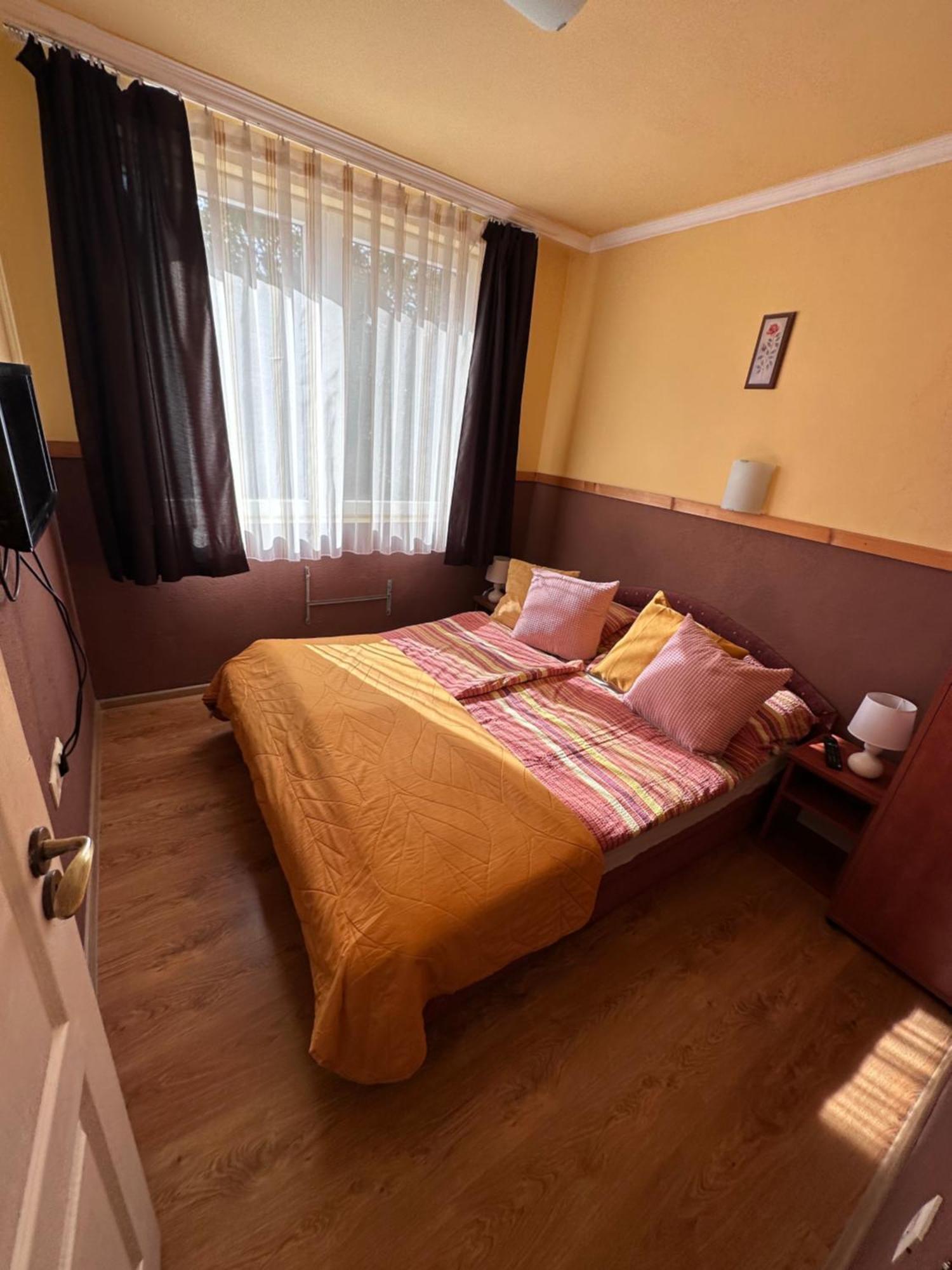 Aranyeso Apartman Hajdúszoboszló Exteriör bild