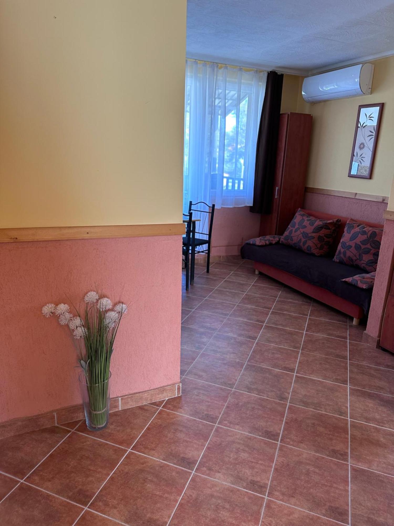 Aranyeso Apartman Hajdúszoboszló Exteriör bild